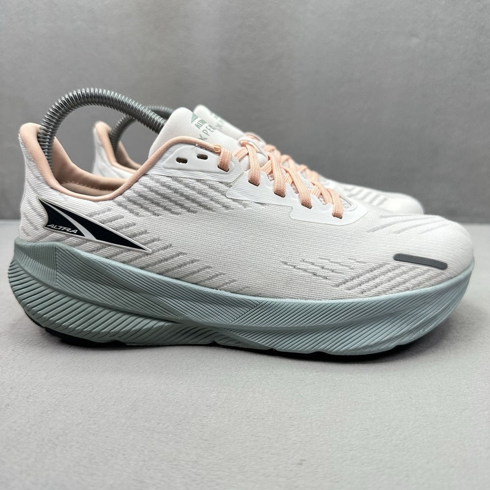 Altra FWD Experience Womens Size 8 Shoes White / Peach Athletic Running Sneakers